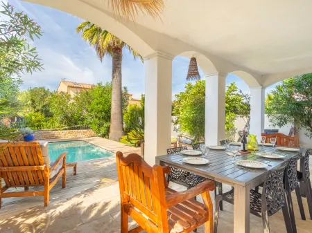 La maison du Port Отели рядом с достопримечательностью «Parc Aventure de la Coudou»