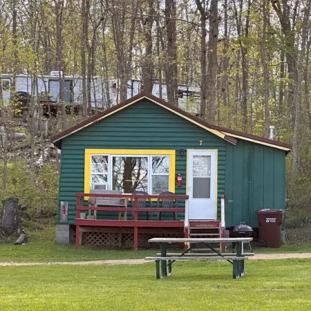 Pet Friendly! Lakeside Two Bedroom Cabin at Green Valley Resort