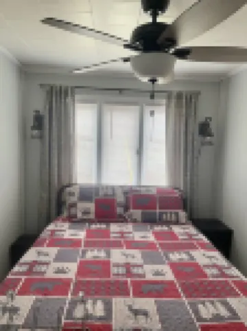 Private Lakefront Cabin