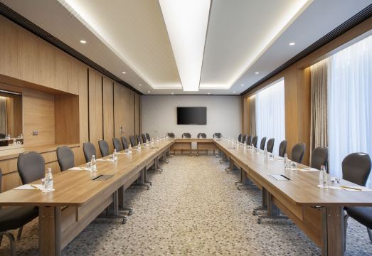 2. 힐튼 가든 인 ..