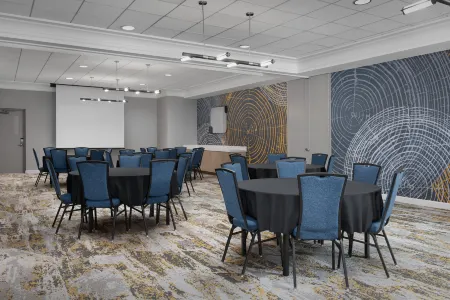 Hilton Garden Inn West Lafayette Wabash Landing Отели в г. Уэст-Лафайетт