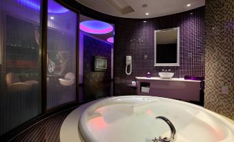 Royal Group Motel Ming Chen Branch