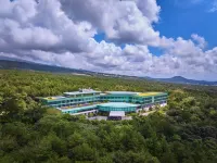 WE Hotel Jeju Hotel dekat Museum Bonte