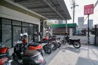 RedDoorz @ Jalan Pangeran Tirtayasa Lampung 2 Hotels in Sukabumi Indah