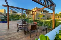 360 Hotel The Sun by Ozped Hotel di Sao Sebastiao