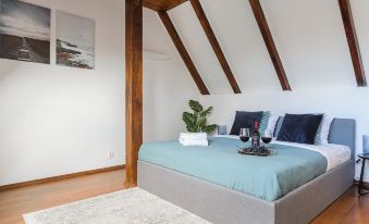 Lumina 2-Level Charming Apart