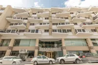 現代頂層公寓，薩沃伊花園，吉齊拉 蒙諾要塞附近的飯店