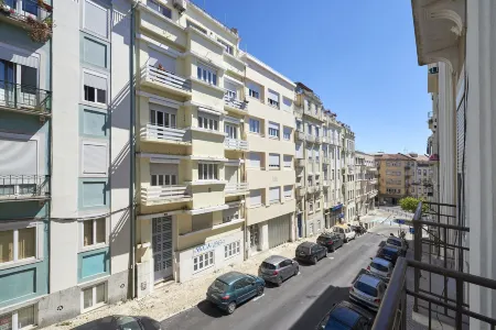 Renovated Spacious Baixa Apartment, by TimeCooler Отели рядом со станцией Вокзал Ориенти