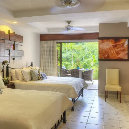 Pumilio Mountain & Ocean Hotel
