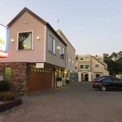 Athena Motel Отели рядом с достопримечательностью «Риккартон»
