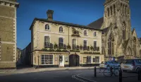 The Golden Lion Hotel, St Ives, Cambridgeshire Hotels in Боксворт