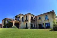 Dio Dell Amore Guest House Hotels in Джефрісбей