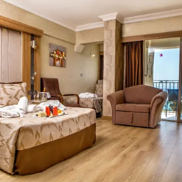 Laur Hotels Experience & Elegance