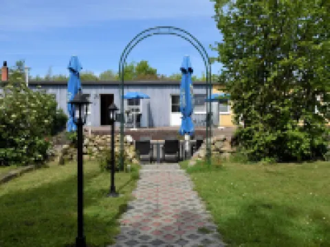 Charmante Ferienwohnung Mit Garten in Wiek