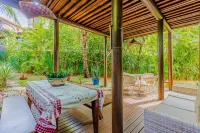 IT12 Bangalô Duplex 2 Suítes Pé na Areia Hotels near Itacimirim