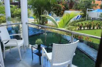 Stylish 1r-1b Apt Near the Beach and Main Street