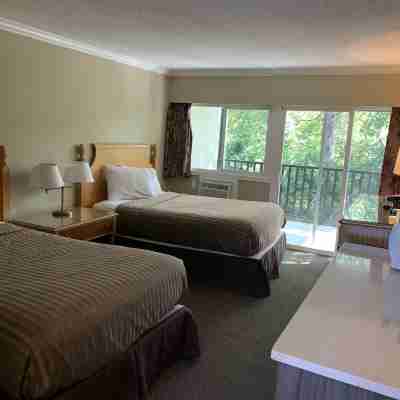 Okanagan Royal Park Inn by Elevate Rooms Rooms