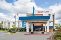 Hampton Inn Seattle-Southcenter Hotels near Southcenter Square