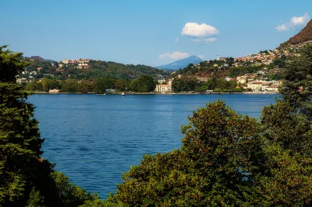 Florissa - by Myhomeincomo Отели в г. Blevio