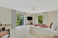 Magnificent 5BR Modern Tropical Villa With Pool