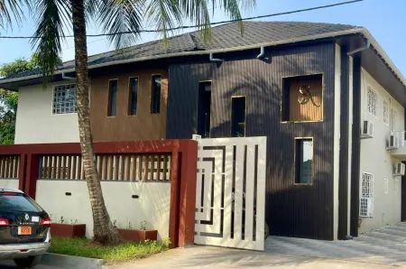 Scarlett Apartments Отели в г. Грэйтер Монровия