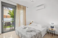 Park and Sea View Villa with Pool 2 Hotels in Daratso