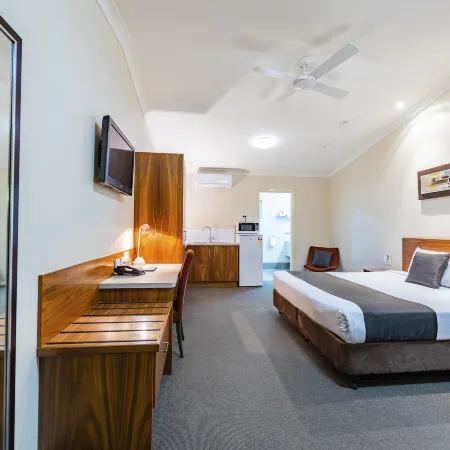 Roma Explorers Inn