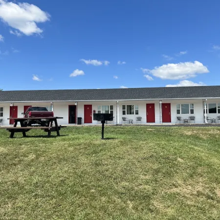 All Star Inn & Suites