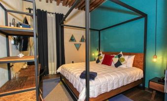 Antigua Trece Hotel Fusión