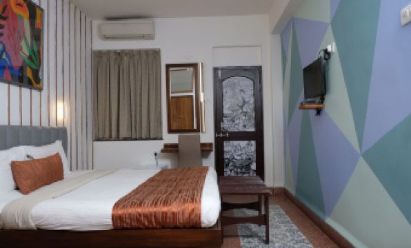 Hotel Gopika International