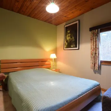 Forest Cottage with Ponds Отели в г. Буйон