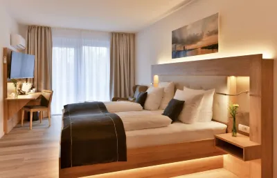 Four Stars by City Hotel Hotels near Heiland am Kreuz, 1893, Junggesellenstiftung