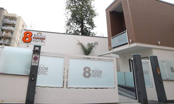 8Room Hotel
