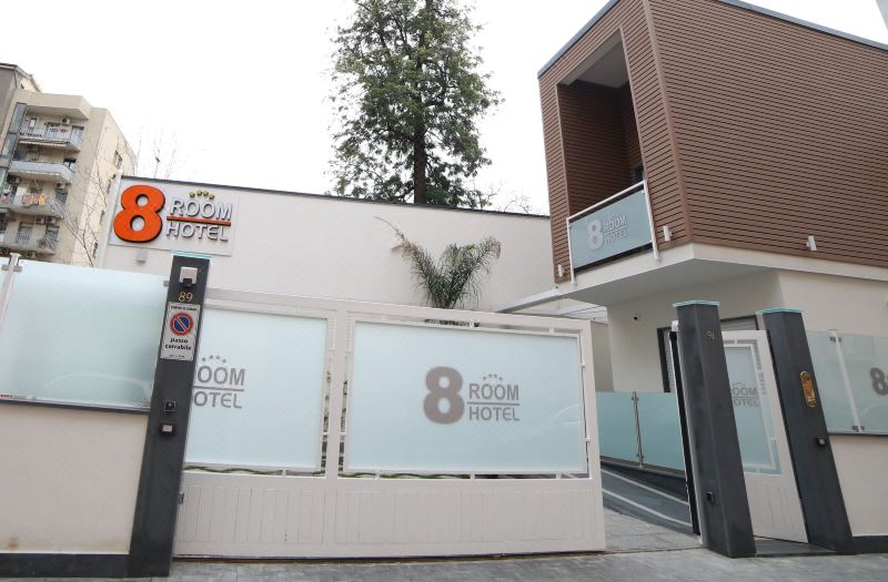8Room Hotel