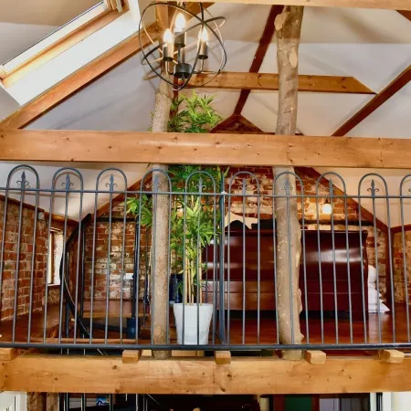 2-Bed 18th Century Barn - Sleeps 6 - Pet Friendly