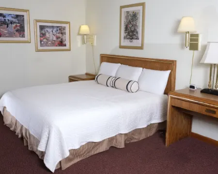 Four Seasons Lodging Hotels in Posey County