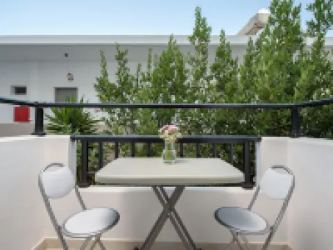 Antigoni Hoteles en Lampi