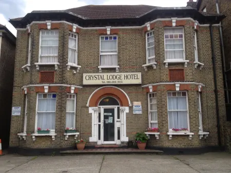 The Crystal Lodge Hotel Отели в г. Торнтон Хит