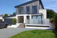 Remarkable Seaside Apartment - Sleeps 4 Hotels in Felpham