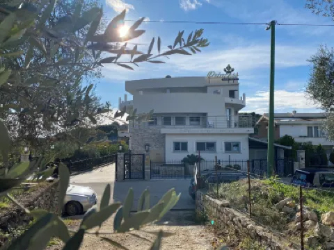 公主瓦爾達諾斯公寓 酒店