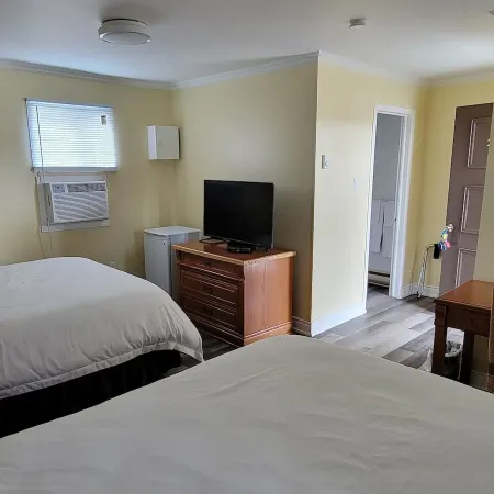 North Shore Wayside Inn