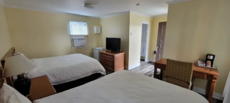 North Shore Wayside Inn