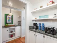 Guiding Light Cottage - bar