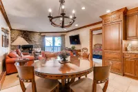Westwind 201 2Bd 2BA Platinum Condo in Lionshead Village