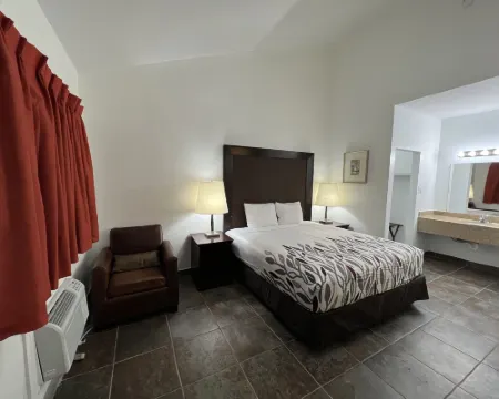 Bass Inn - Choke Canyon National Park Hotels in Three Rivers