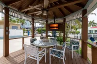 Tropic Isle Boutique Hotel - Homestays