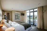 Mt Gold Retreat - Tennis Court - Hot Tub - Gym