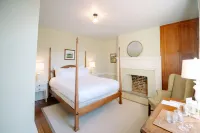 The Crossroads Inn Hotels in Esmont