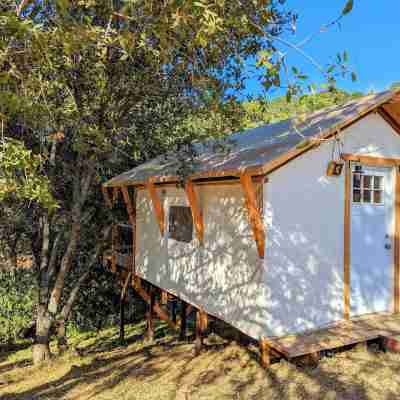 Wildhaven Yosemite Glamping Hotel Exterior