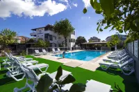 Şirin Baba Otel Hotels in Foca Mahallesi